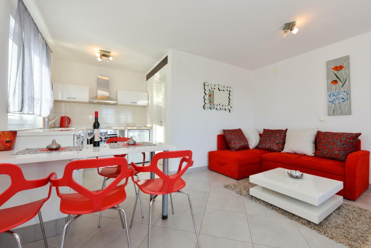 Apartments L&M Vir Exterior photo