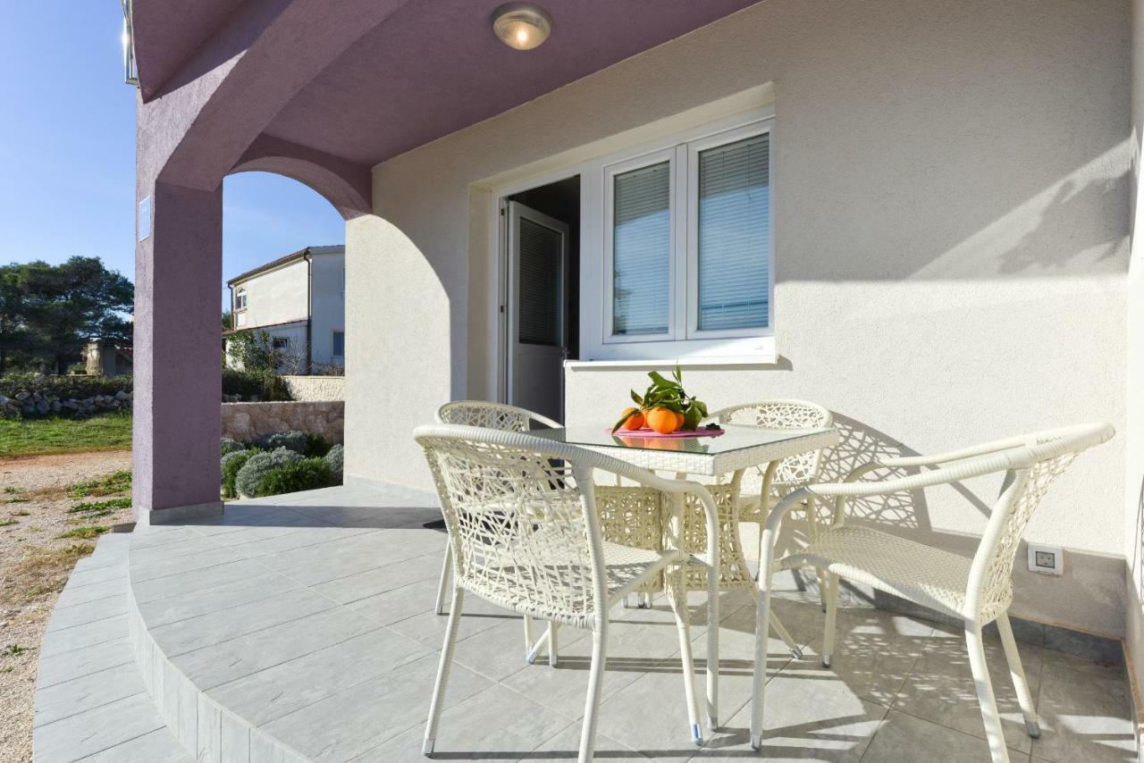 Apartments L&M Vir Exterior photo